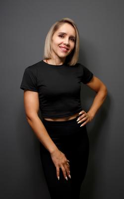 Инструктор групповых программ Коновалова Людмила